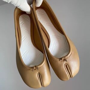 Maison Martin Margiela Tan Tabi Flats